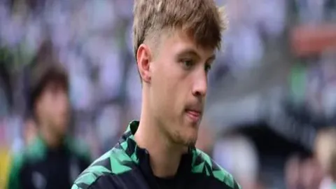 德甲头号射手凯恩赛季轰入73球，超越萨拉赫，登顶五大联赛同期射手榜